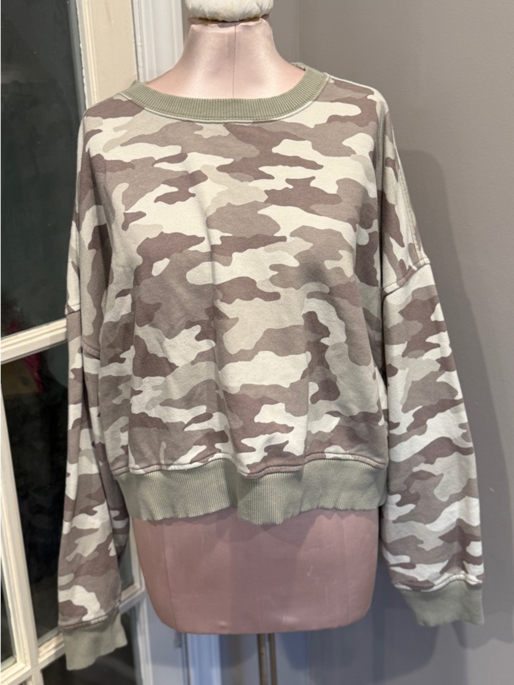 aerie Neutral Green Camo Crewneck Sweatshirt - Picture 3 of 7